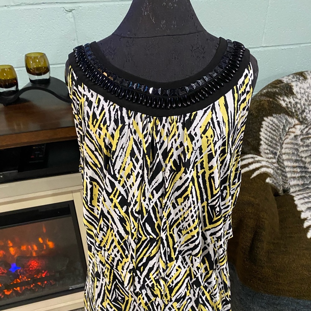 Jeweled neckline sleeveless top
